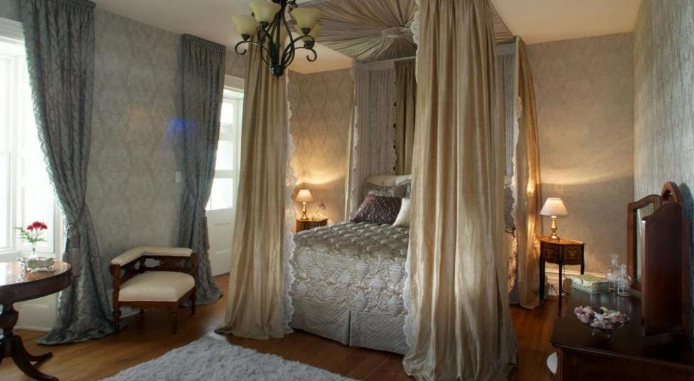 Maplehurst Manor Bed & Breakfast Brockville Room photo