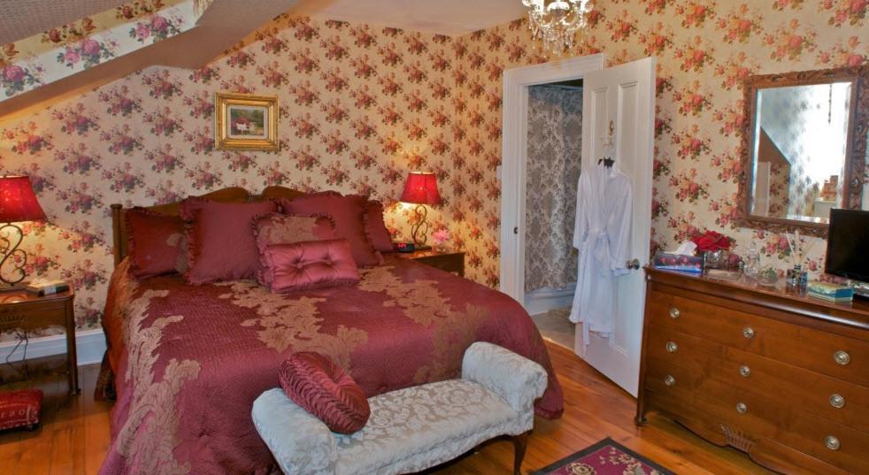 Maplehurst Manor Bed & Breakfast Brockville Room photo