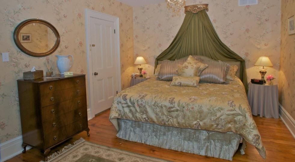 Maplehurst Manor Bed & Breakfast Brockville Room photo